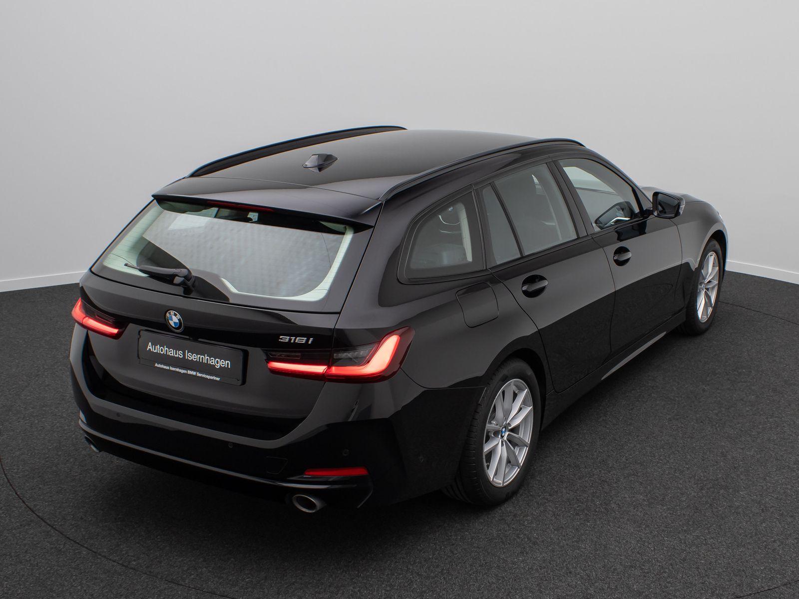 Fahrzeugabbildung BMW 318i Alarm GeschwindigRe DAB Kamera Sportlenkrad