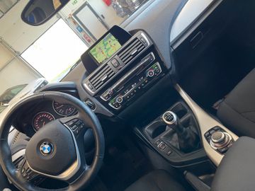 BMW 116i 5-Türer Advantage *1.HAND*NAVI*SHZ*PDC*LED*