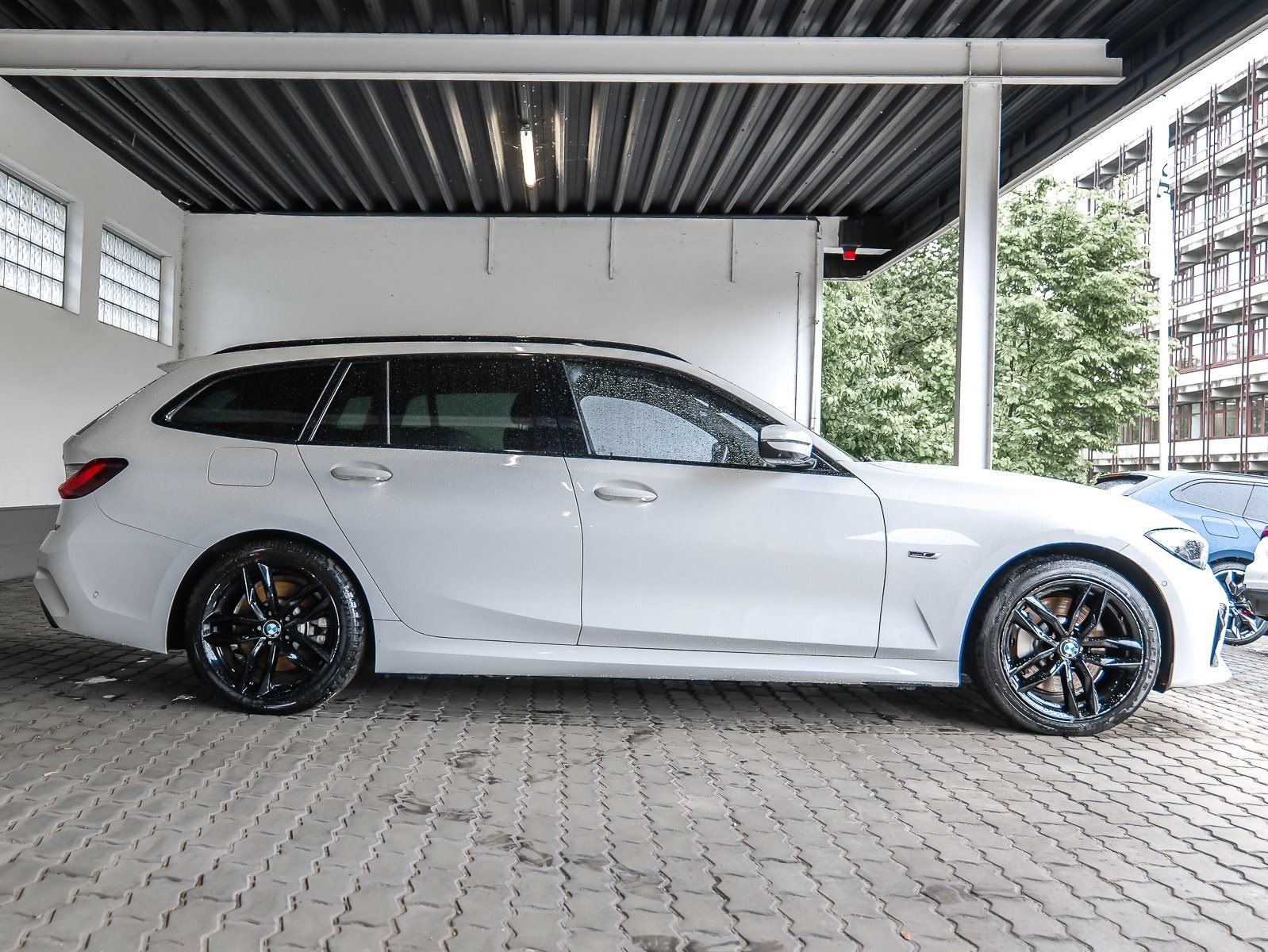 BMW 330 - Bild 11
