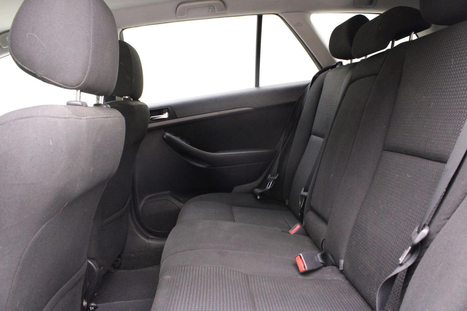 Toyota Avensis 2005 — фото 15