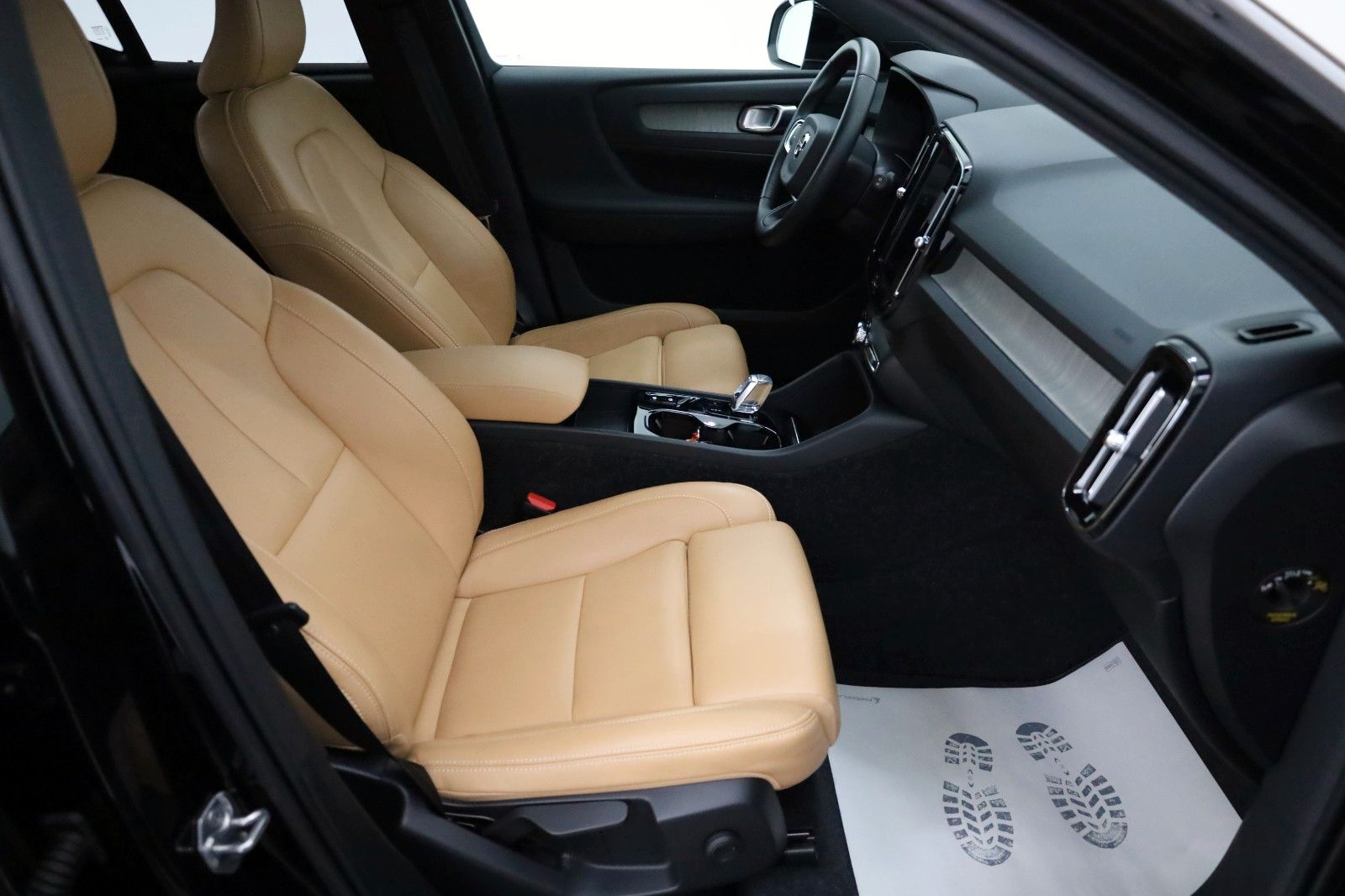 Fahrzeugabbildung Volvo XC40 Inscription T5, Leder,Navi,LED,SH,Kamera