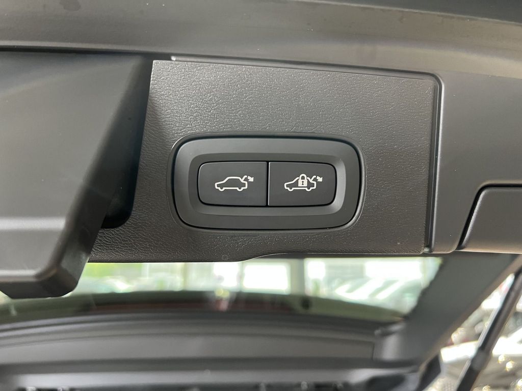 Volvo XC60 T6 Plus Dark Recharge AWD ACC BLIS AHK LED