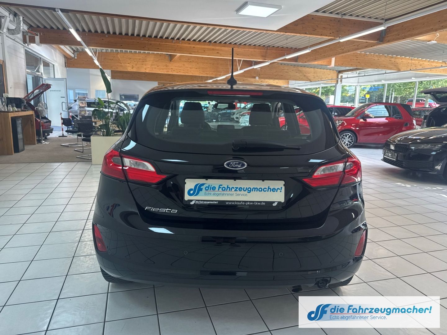 Fahrzeugabbildung Ford Fiesta Titanium Navi LED Blendfreies Fernl. Kurv