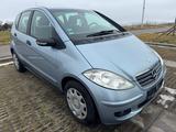 Mercedes-Benz A150 *KLIMA*SHZ*MFL* TÜV NEU* - blaue Mercedes-Benz A 150