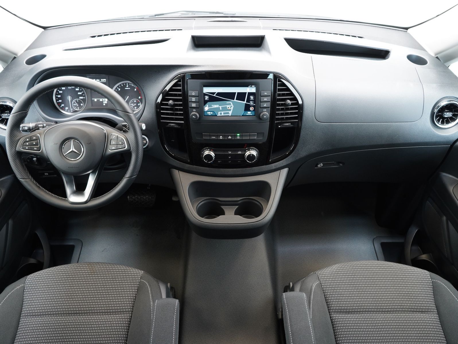 Fahrzeugabbildung Mercedes-Benz Vito Tourer 119 CDI Pro 4x4 lang PÖSSL VANSTAR