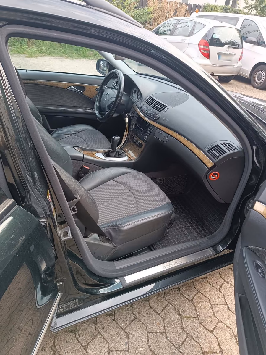 Mercedes-Benz E 220