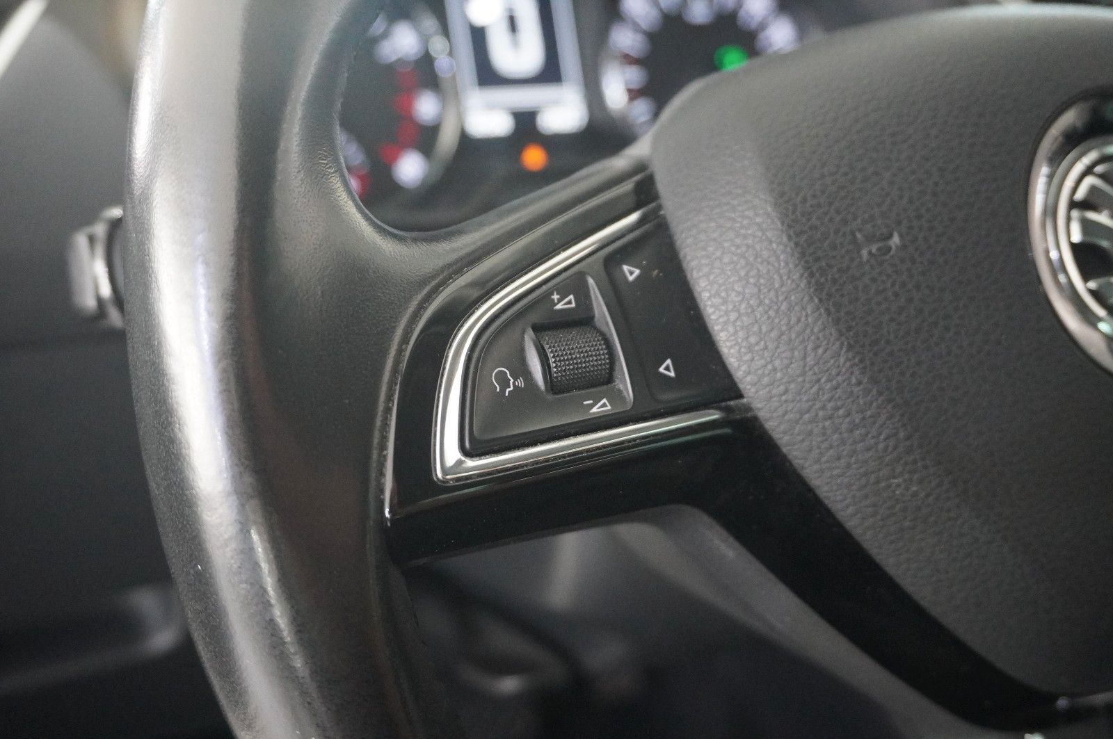 Fahrzeugabbildung SKODA Octavia Combi 1.8 TSI STYLE DSG NAVI/LED/SHZ/DAB