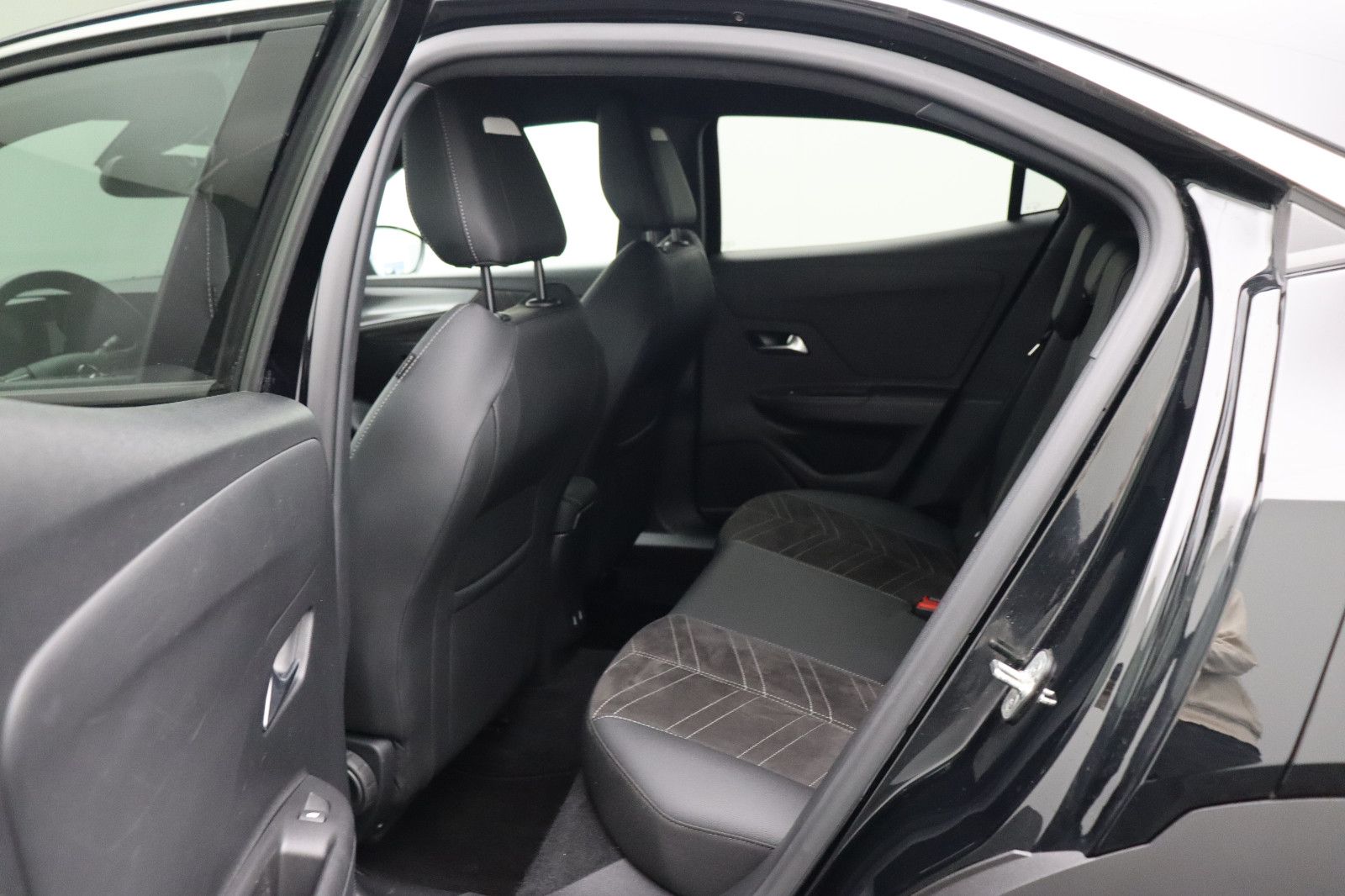 Fahrzeugabbildung Opel Mokka e Ultimate LED/RK/ACC/SH/AppleCP