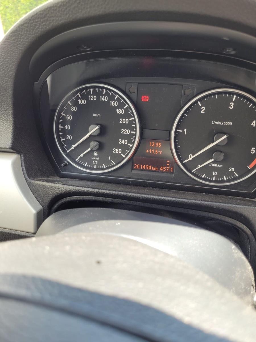 BMW 320 2009 — photo 11
