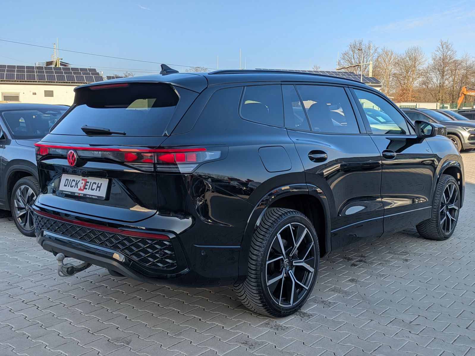 Fahrzeugabbildung Volkswagen Tayron 2.0 TDI 4M R-Line 7S*IQ-L.*PANO*HUD*AHK