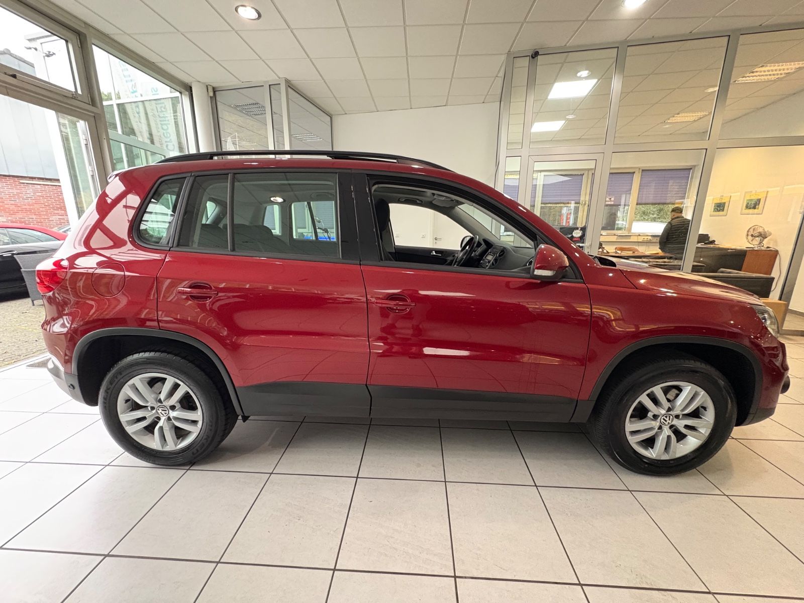 Fahrzeugabbildung Volkswagen Tiguan Trend & Fun BMT *PANORAMADACH*1.HAND*