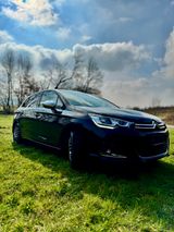 Citroën C4 Lim. Selection - Citroën C4 mit Diesel-Antrieb: Limousine