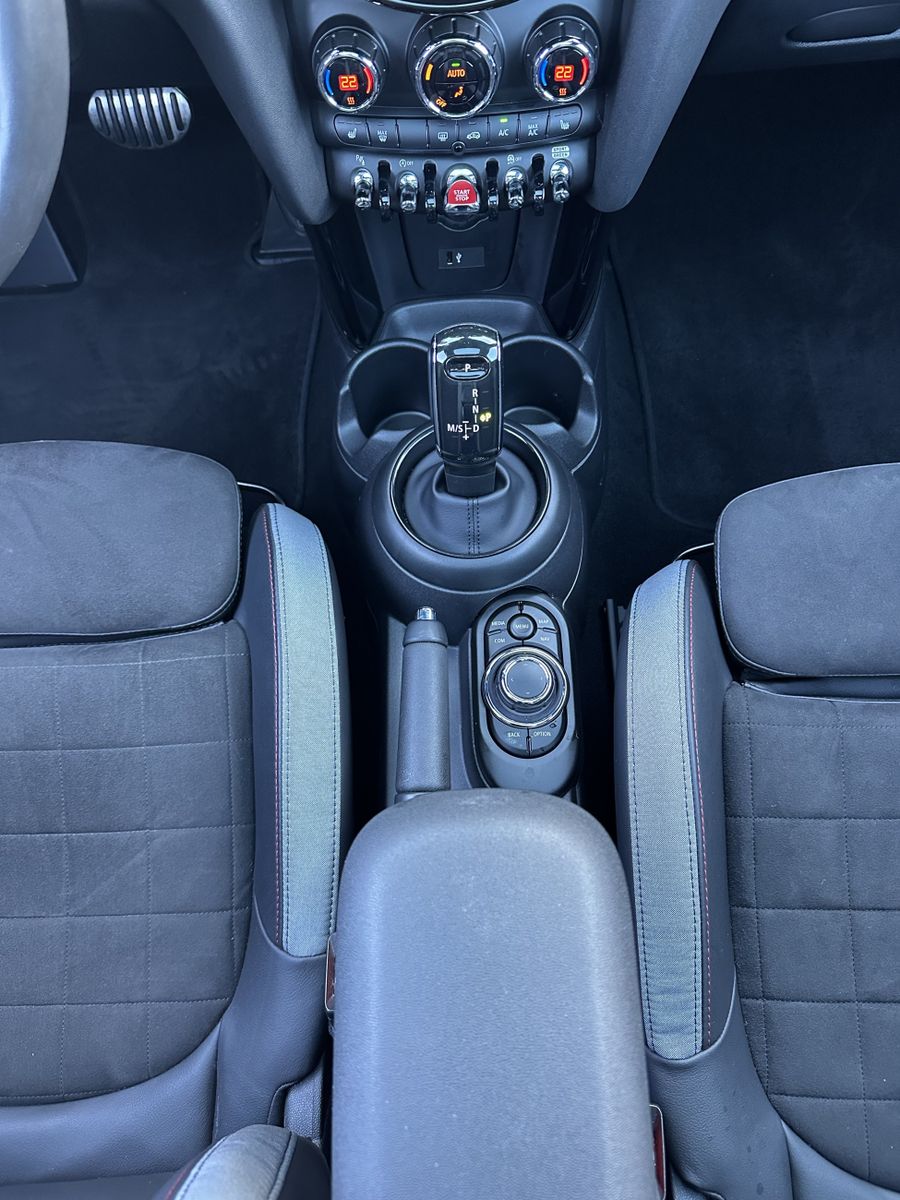 Fahrzeugabbildung MINI John Cooper Works Sport-Aut. NAV+LED+PANO+H&K+VC