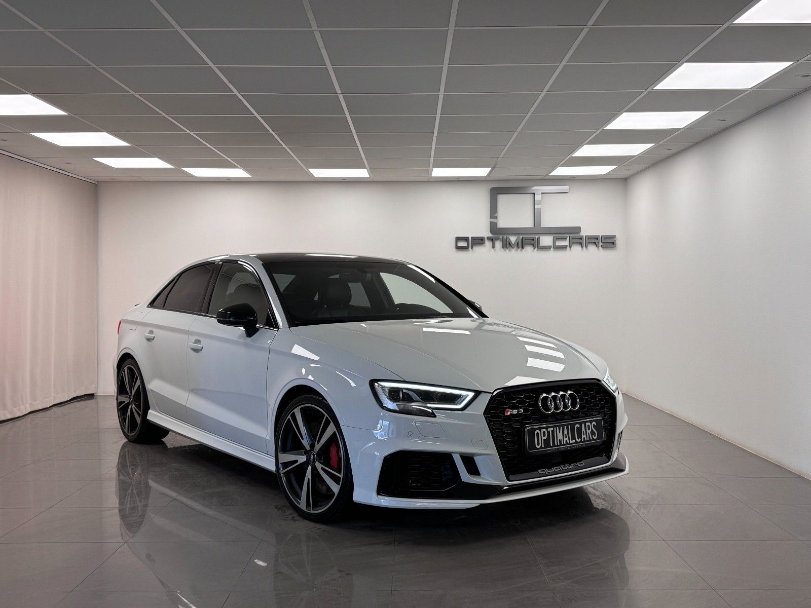 AUDI Audi RS3 2.5TFSi Q Lim B &amp;O VC Black EDT.