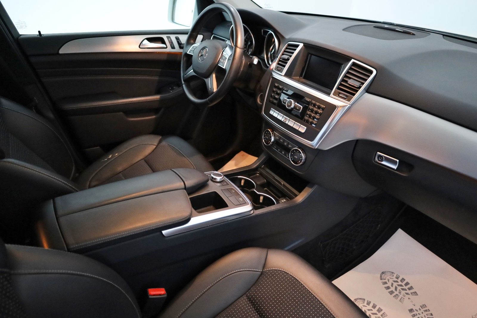 Fahrzeugabbildung Mercedes-Benz ML 250 CDI BT T.Leder,Navi,SD,SH,Park Assist,AHK