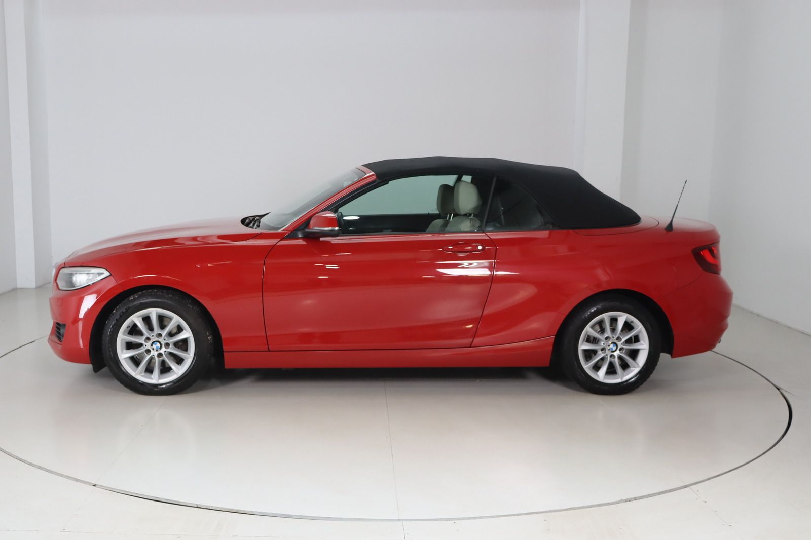 Fahrzeugabbildung BMW 220 i  * Xenon * Navi * Lenkradhzg. * Leder