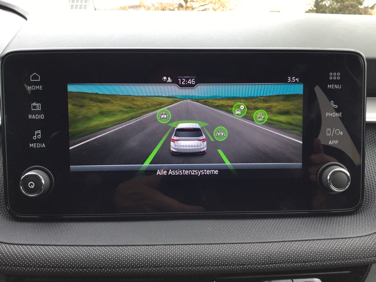 Fahrzeugabbildung SKODA Fabia 1.0l TSI DSG Selection+15"+LED+Sitzheizung