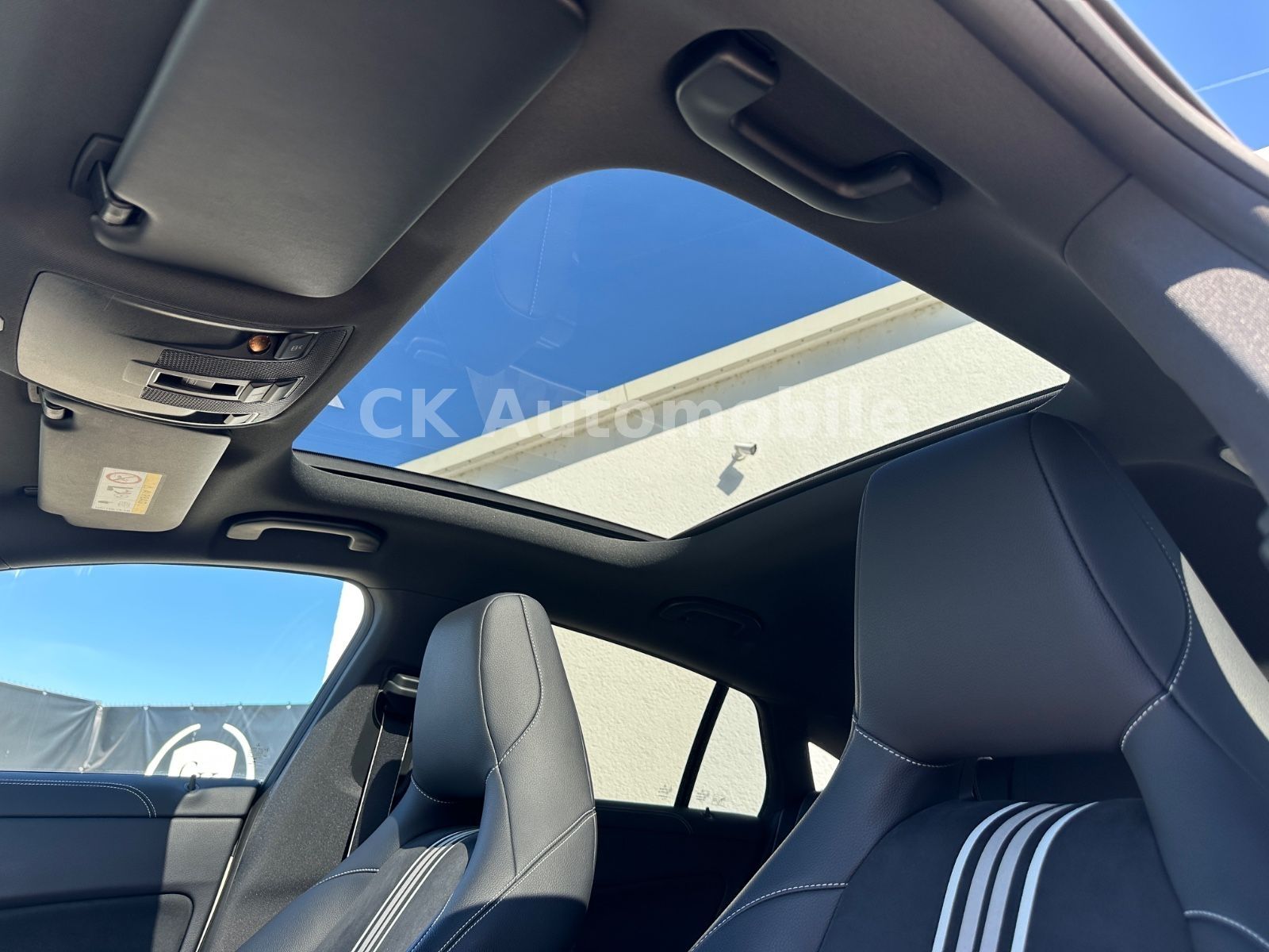 Fahrzeugabbildung Mercedes-Benz CLA220d Shooting Brake Peak Edition/Navi/LED/Kam