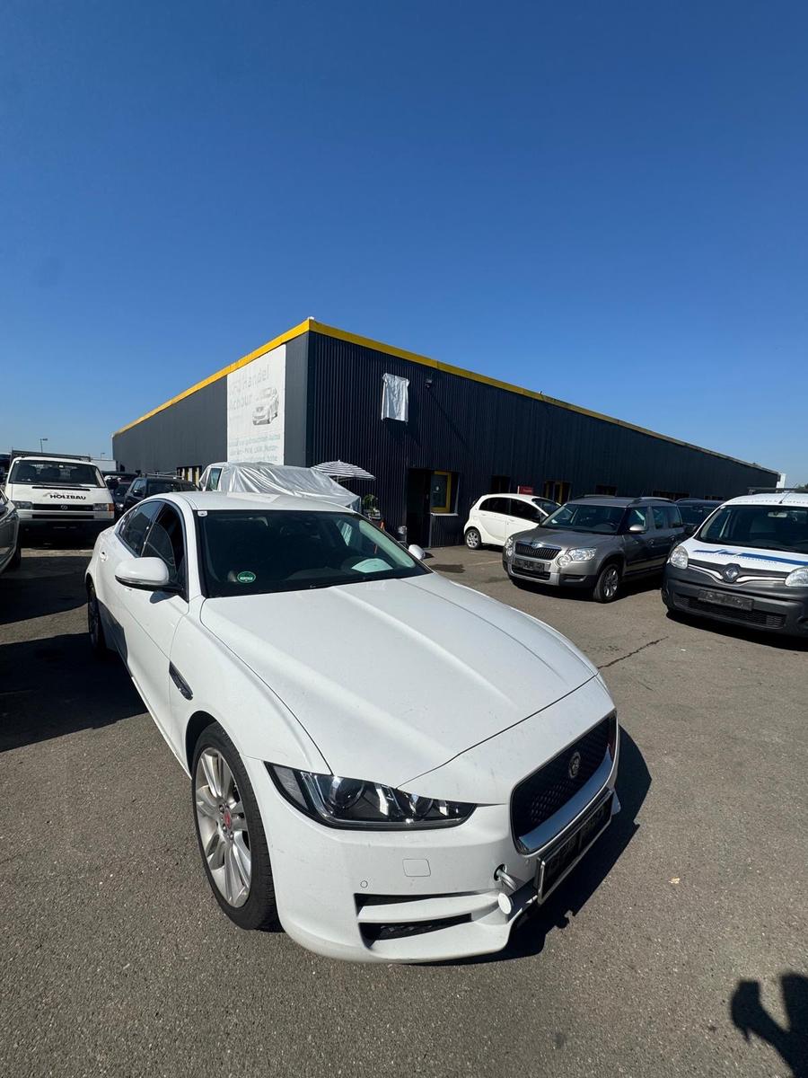 Jaguar XE Prestige