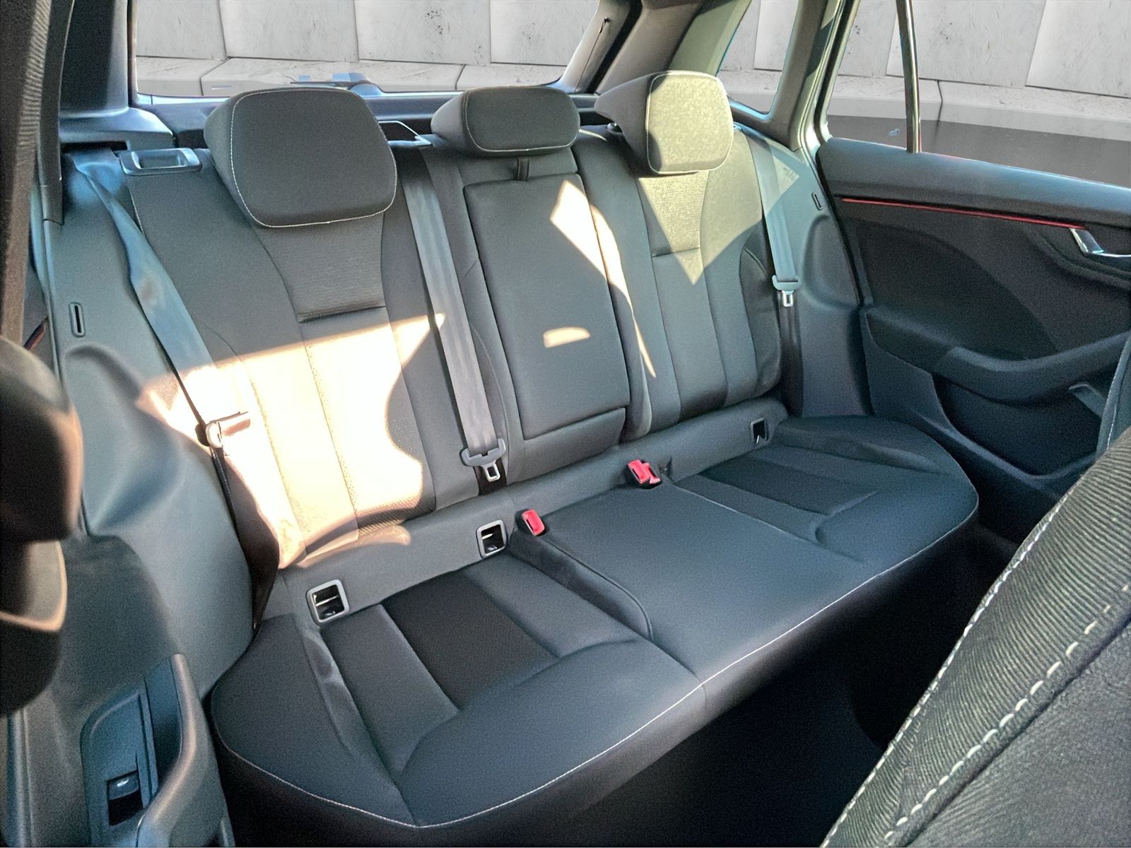 Fahrzeugabbildung SKODA Kamiq DSG*Pano*Vico*Kamera*PDC*Sportdesign*LED**