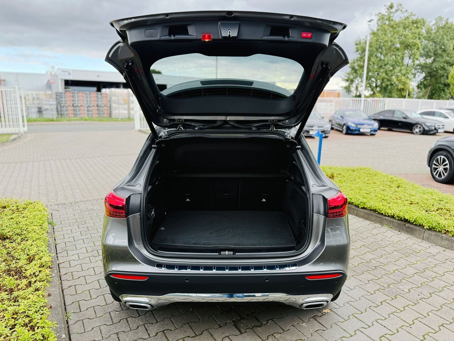 Fahrzeugabbildung Mercedes-Benz GLA 200 PROGRESSIVE ADVANCED, 360°, Totwinkel, W