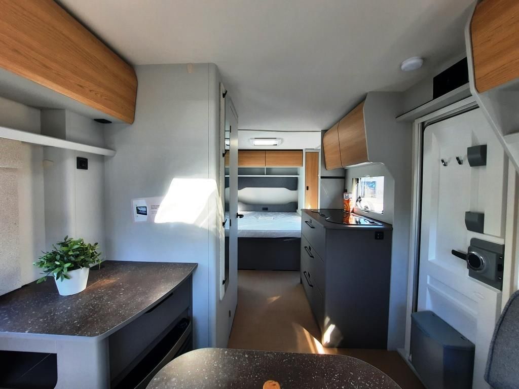 Fahrzeug Übersicht 7 Fahrzeugabbildung Bürstner B66 485 TS Verfüg./Sparen Sie 3.740,- €