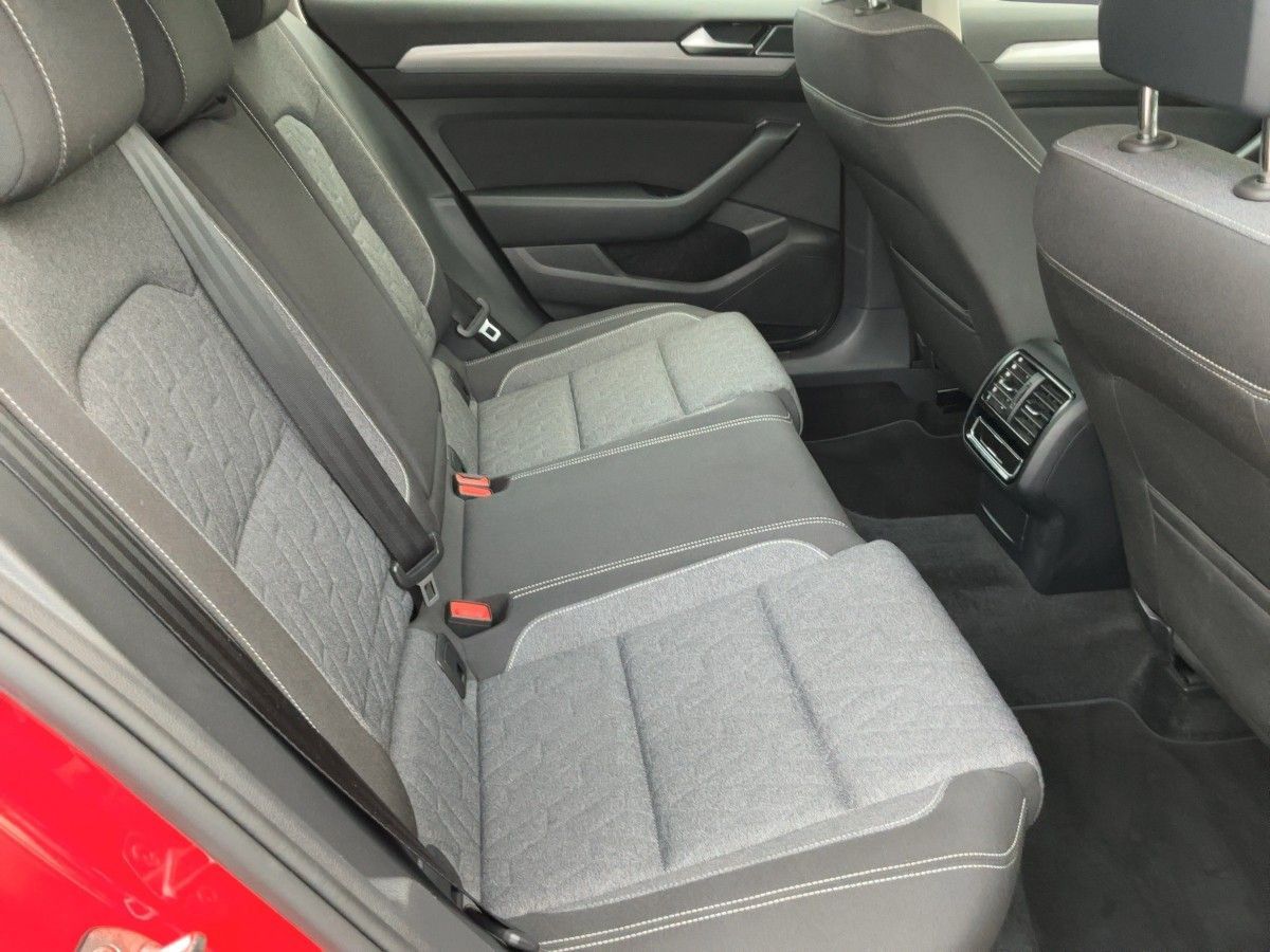 Volkswagen Passat Variant - Bild 13