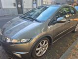 Honda Civic 2.2 i-CTDi 5p. Exclusive LH LE - Honda Civic mit Diesel-Antrieb: 2.2