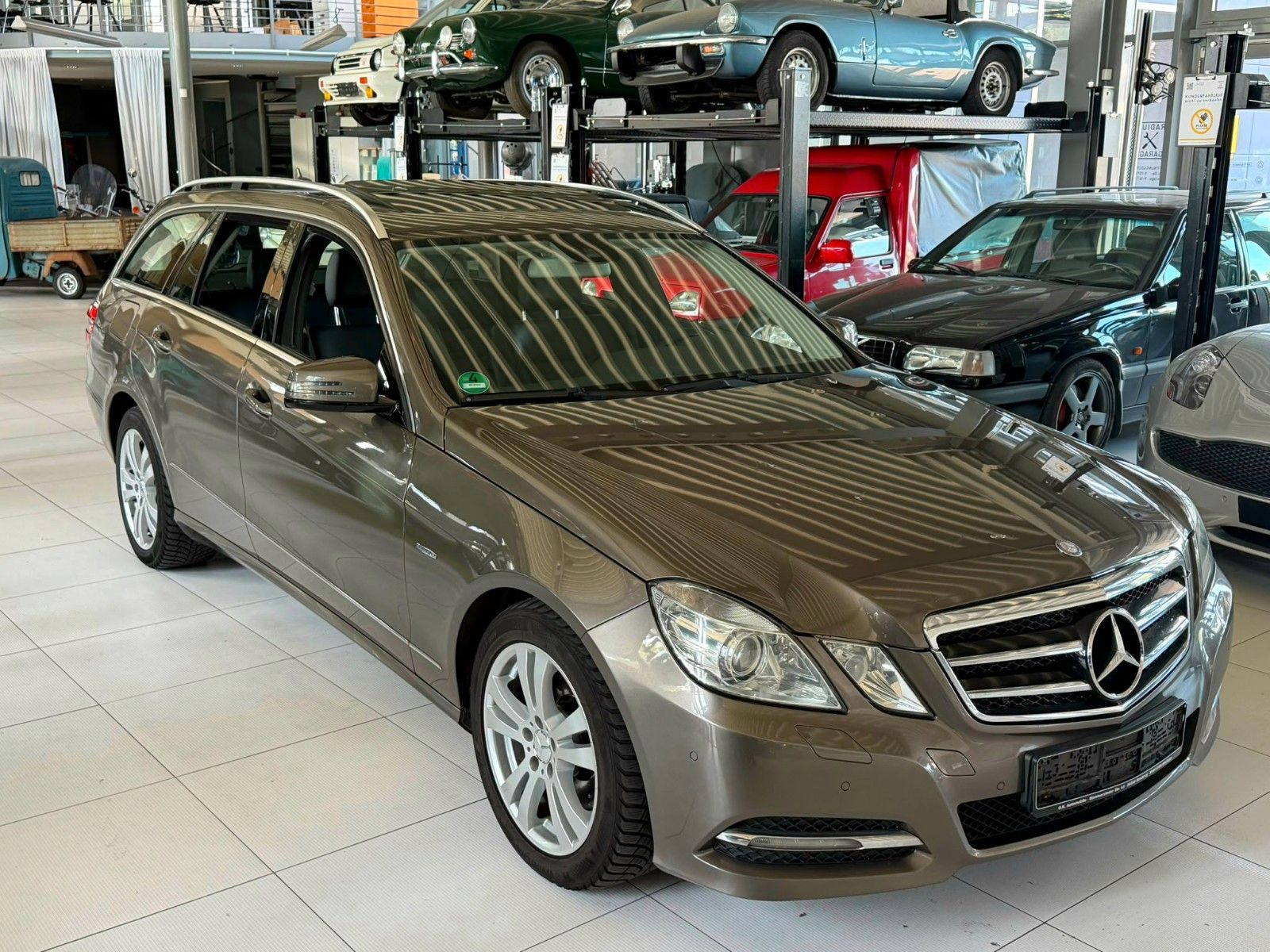 Mercedes-Benz E 300 CDI AVANTGARDE"NAVI"XENON"E-SSD"PDC 2X"