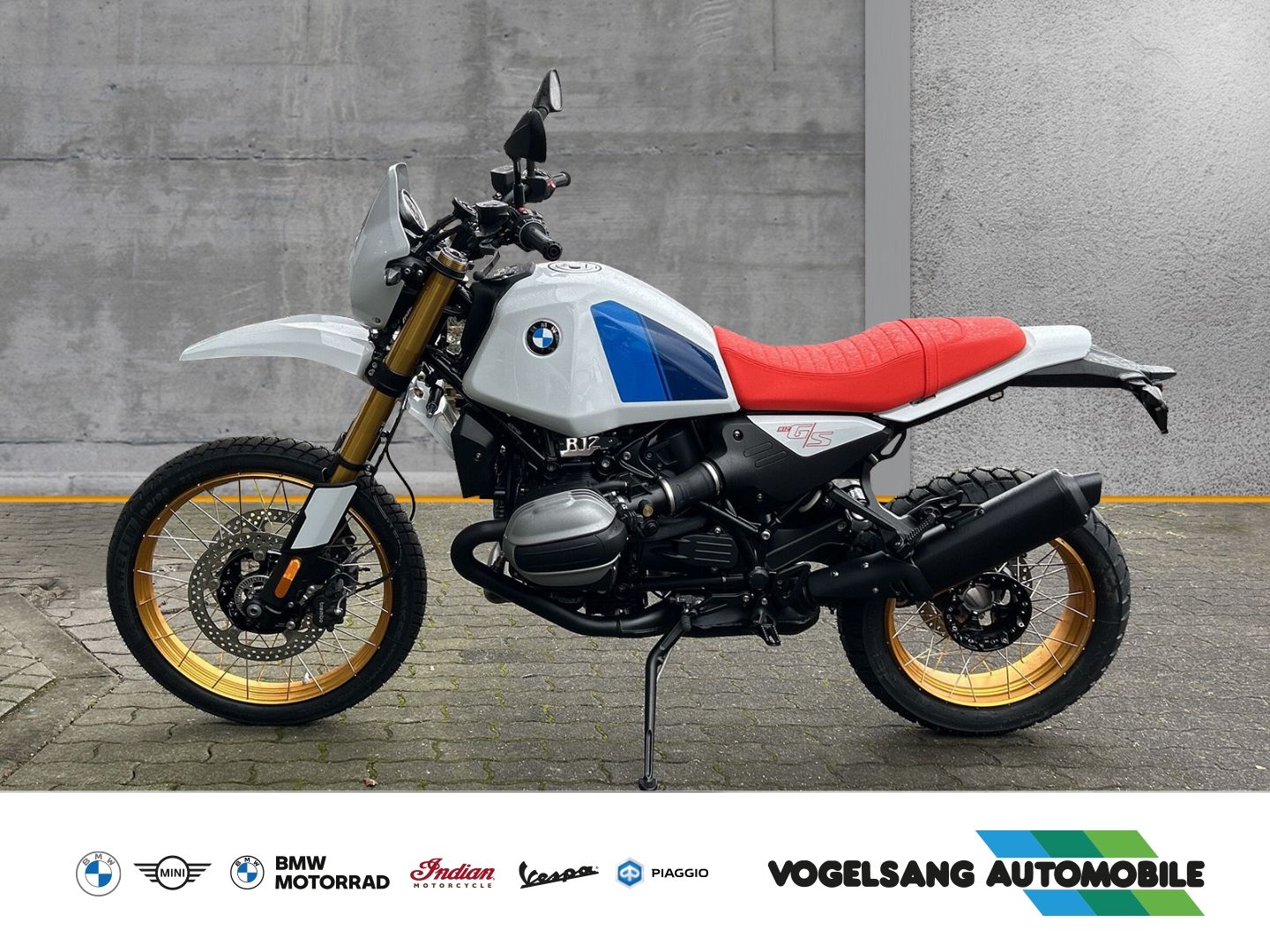 Fahrzeugabbildung BMW R 12 G/S, pulverbeschichtete Fußrasten und Ausuf