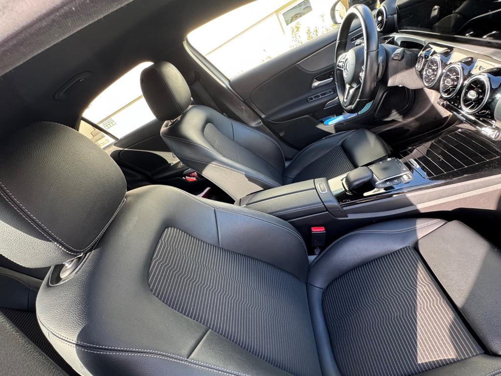 Mercedes-Benz A 220