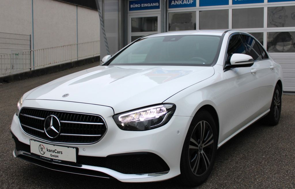 Image of Mercedes-Benz E 220