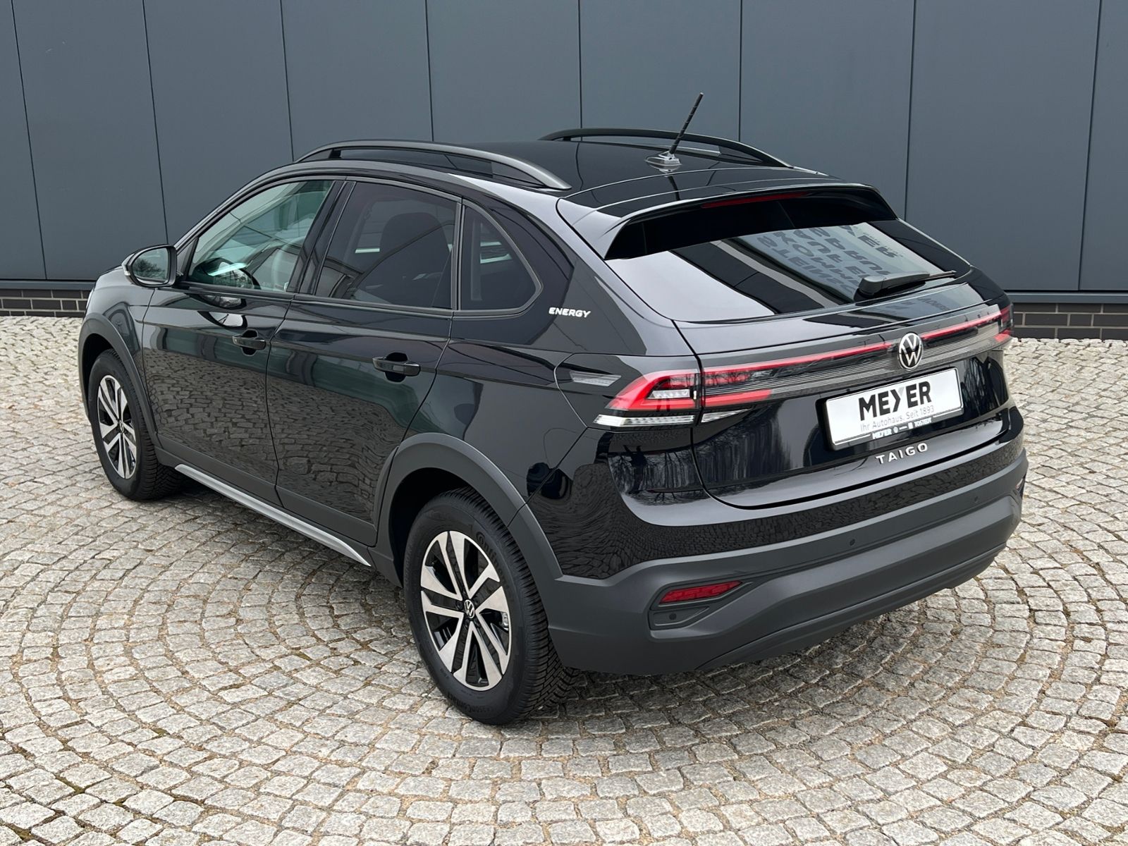 Fahrzeugabbildung Volkswagen Taigo  ENERGY 1.0 TSI DSG *AHK, Ganzjahresreifen