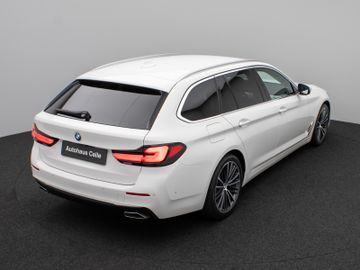 Fahrzeugabbildung BMW 520d Luxury Line Kamera HUD DAB AHK Alarm 19Zoll