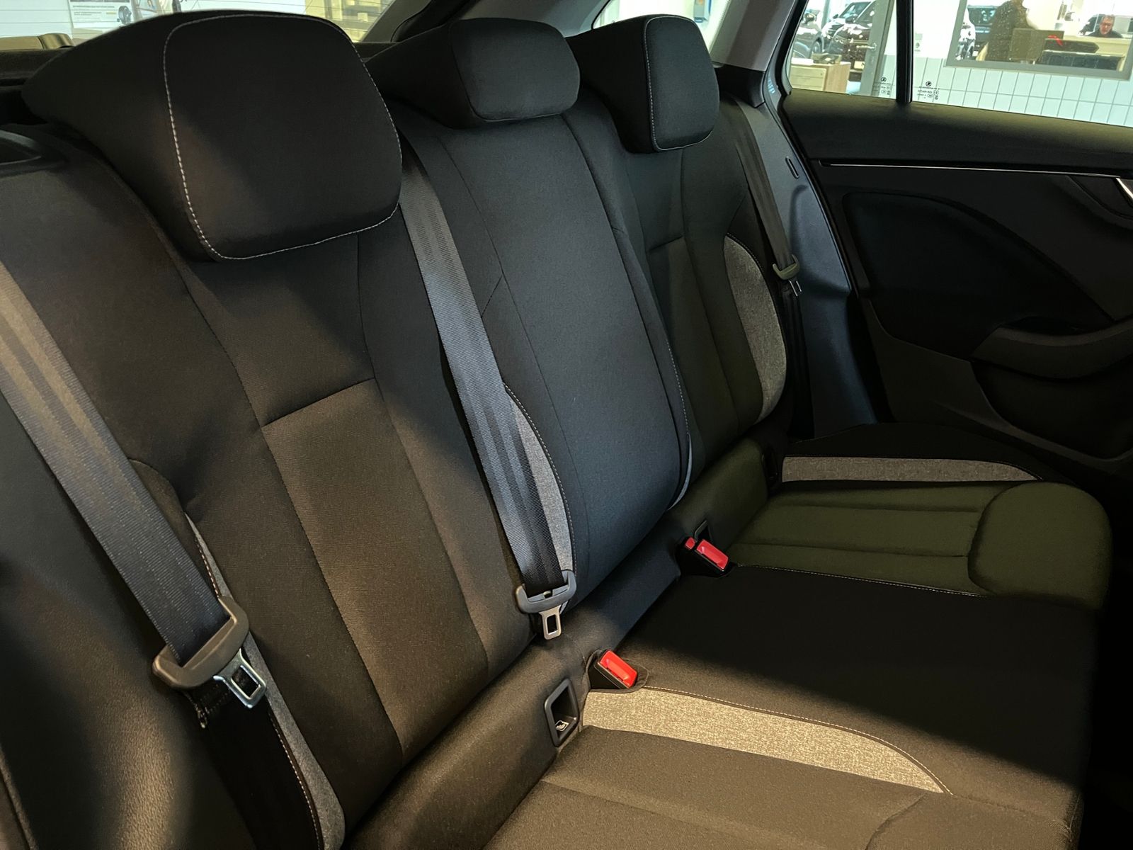 Fahrzeugabbildung SKODA Scala TOUR 1.0 TSI DSG *AHK, Black-Paket, Matrix