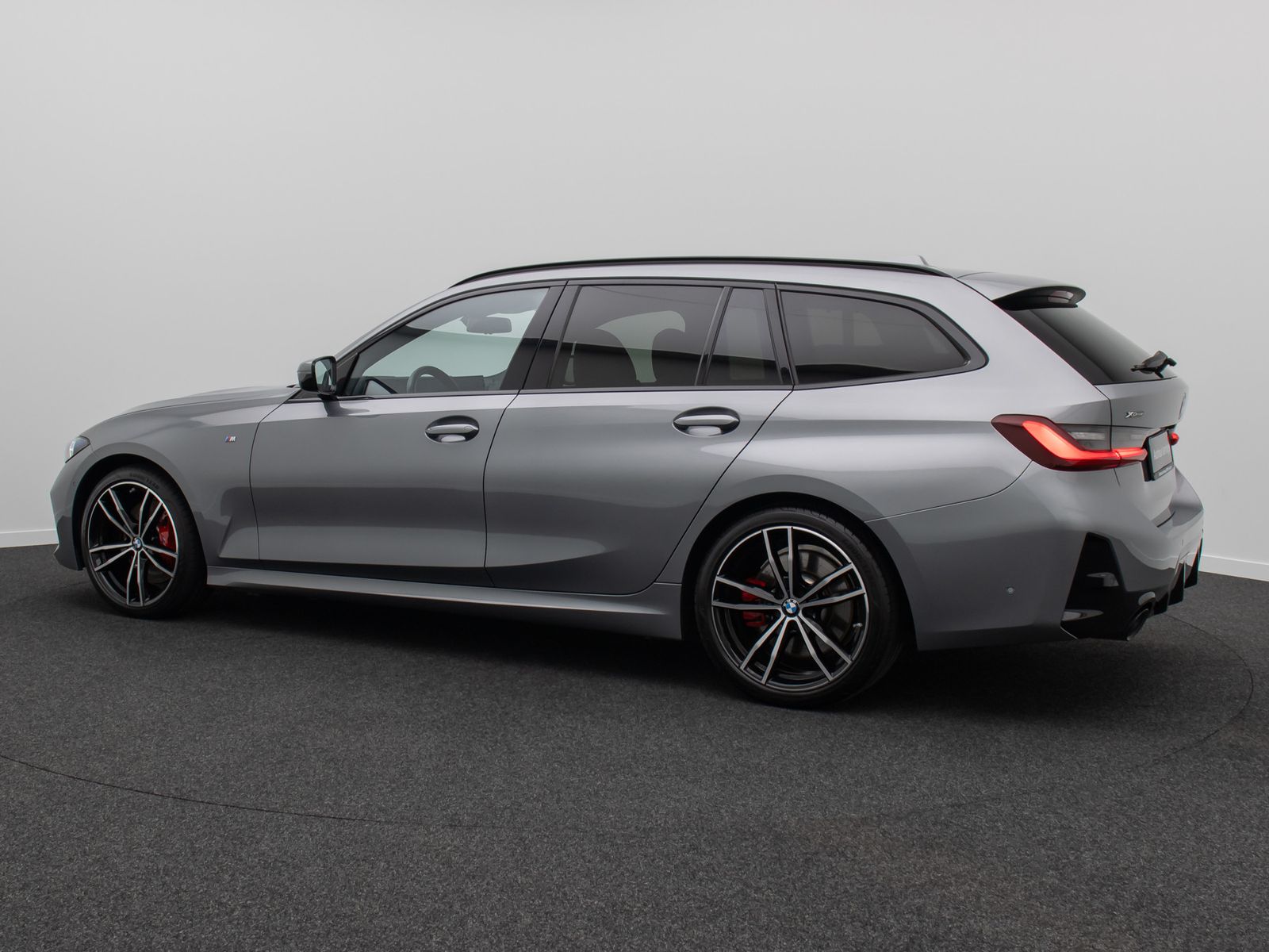 Fahrzeugabbildung BMW 330d xD M Sport ACC Kamera H/K Panorama HUD 19"