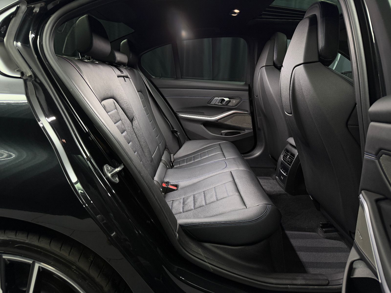 Fahrzeugabbildung BMW M340i Limousine xDrive |M-SITZE|H/K|PANO