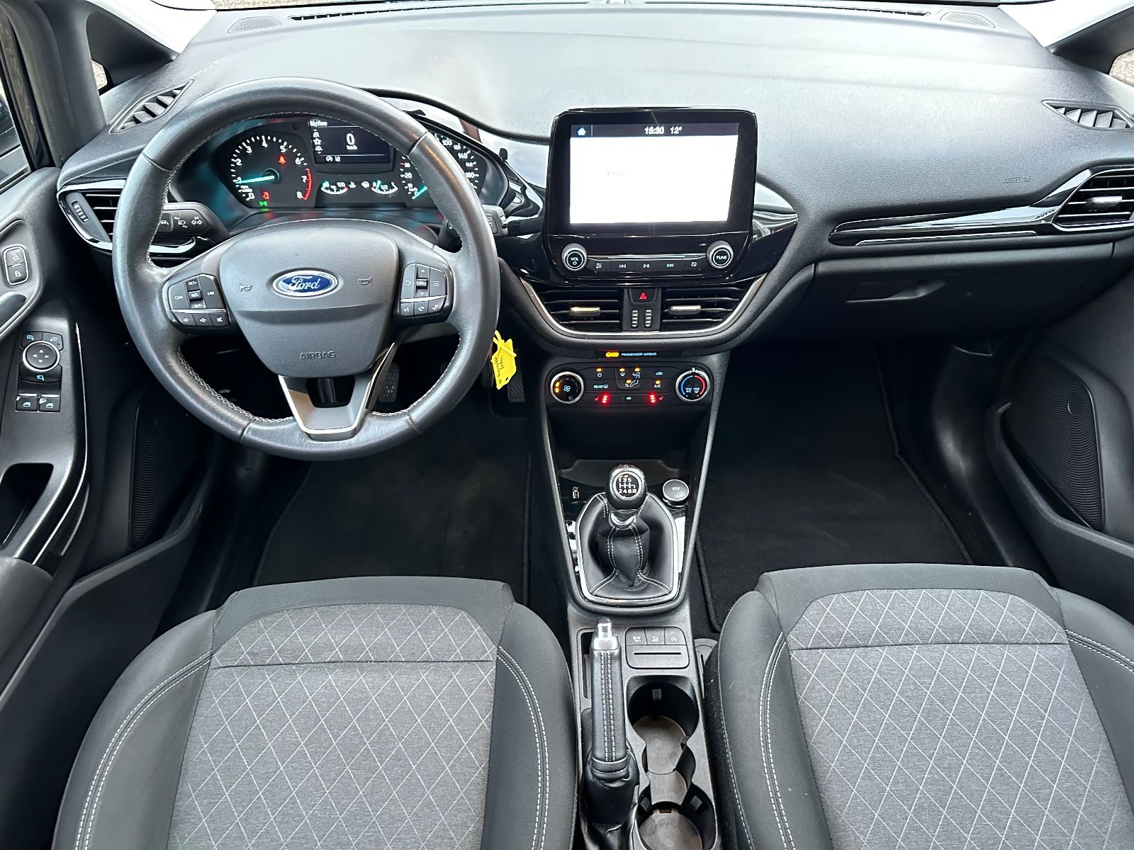 Fahrzeugabbildung Ford Fiesta 1.0 EB Active AppLink/SHZG/EPH/17"