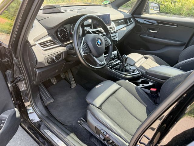 BMW 218i Active Tourer Sport Line Vollausstattung