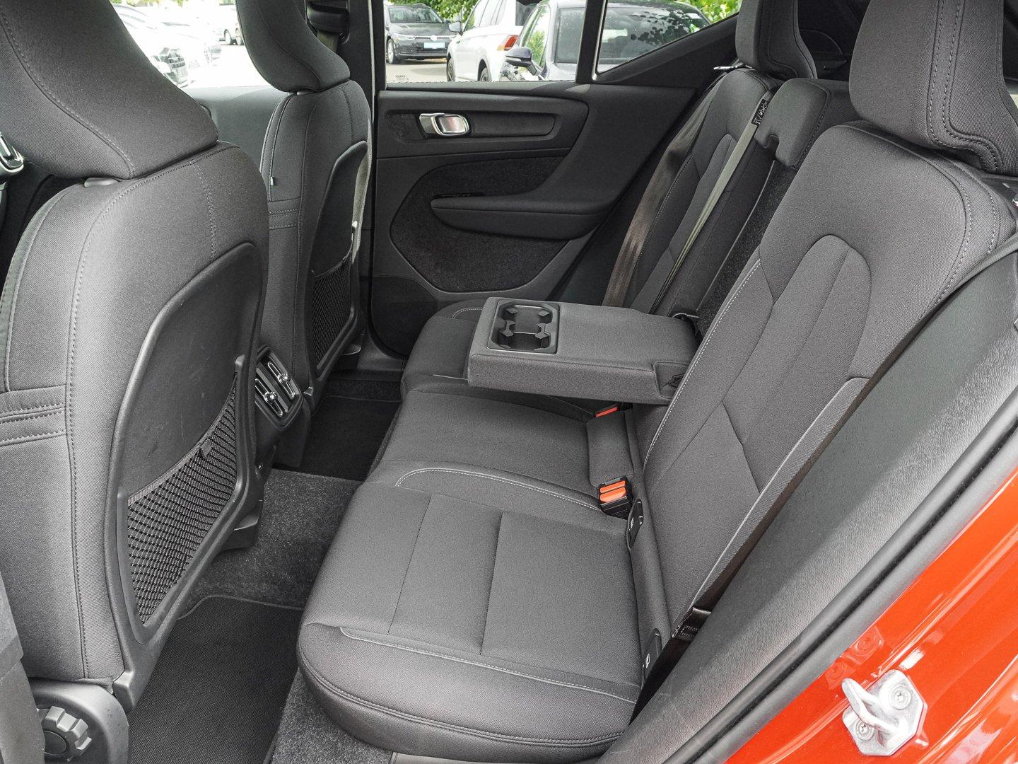 Volvo XC40 B4 B AWD Momentum Pro FRONTHZG PILOT PRIVAC, миниатюра 16