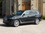 BMW X7 Baureihe X7 xDrive 40 i*1 HD*PANO*HUD*6 SITER - BMW X-Reihe: Van