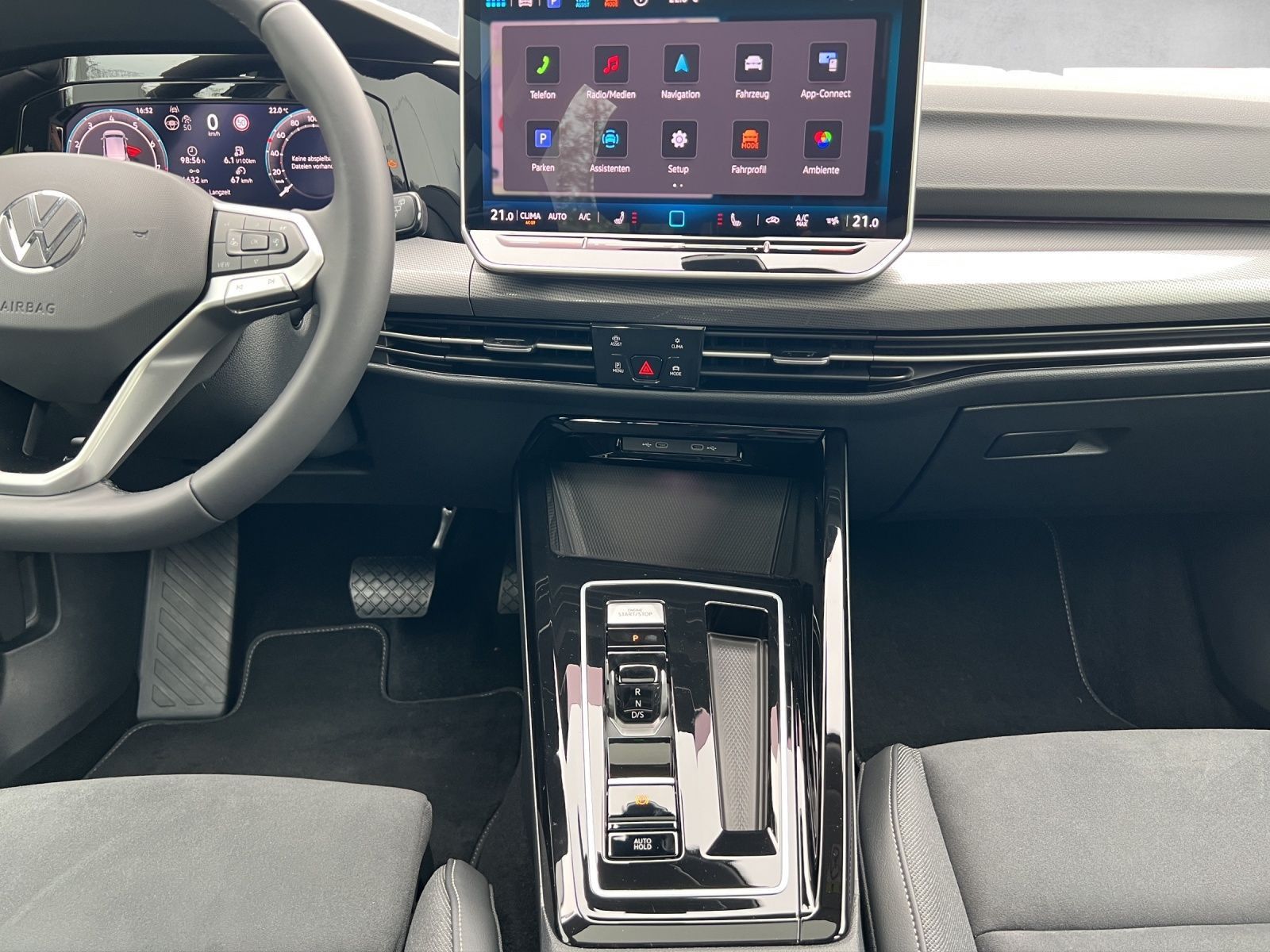 Golf VIII Style 1.5 eTSI DSG AHK*Navi*LED*Pano