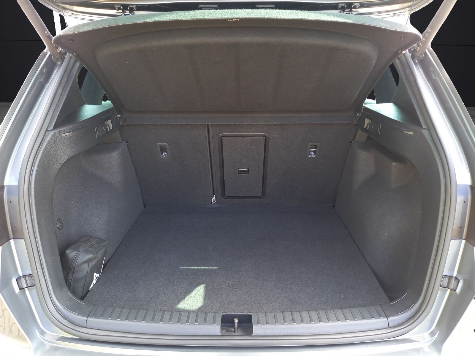 Fahrzeugabbildung CUPRA Ateca Edition VZ 2.0 TSI 4DRIVE DSG ACC LED AHZ