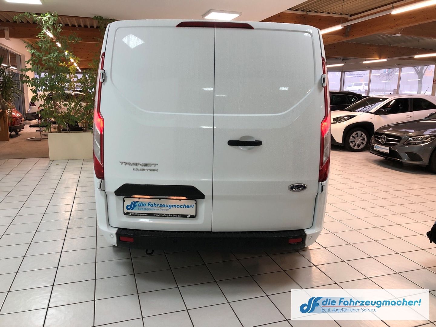 Fahrzeugabbildung Ford Transit Custom Kasten 320 L2 Trend DAB Temp PDCv