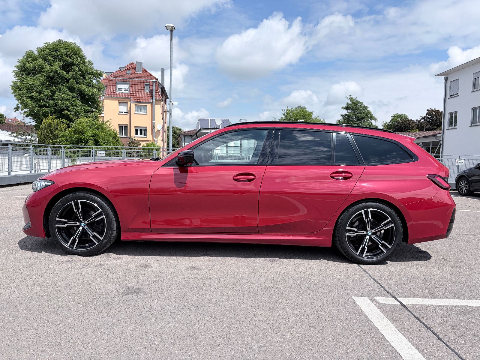 BMW 320 i Aut M Sport PANO/AHK/HUD/360°/STANDHEIZUNG foto 8