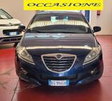 Lancia Delta 1.9 MJT Twinturbo DPF Oro - blaue Lancia Delta