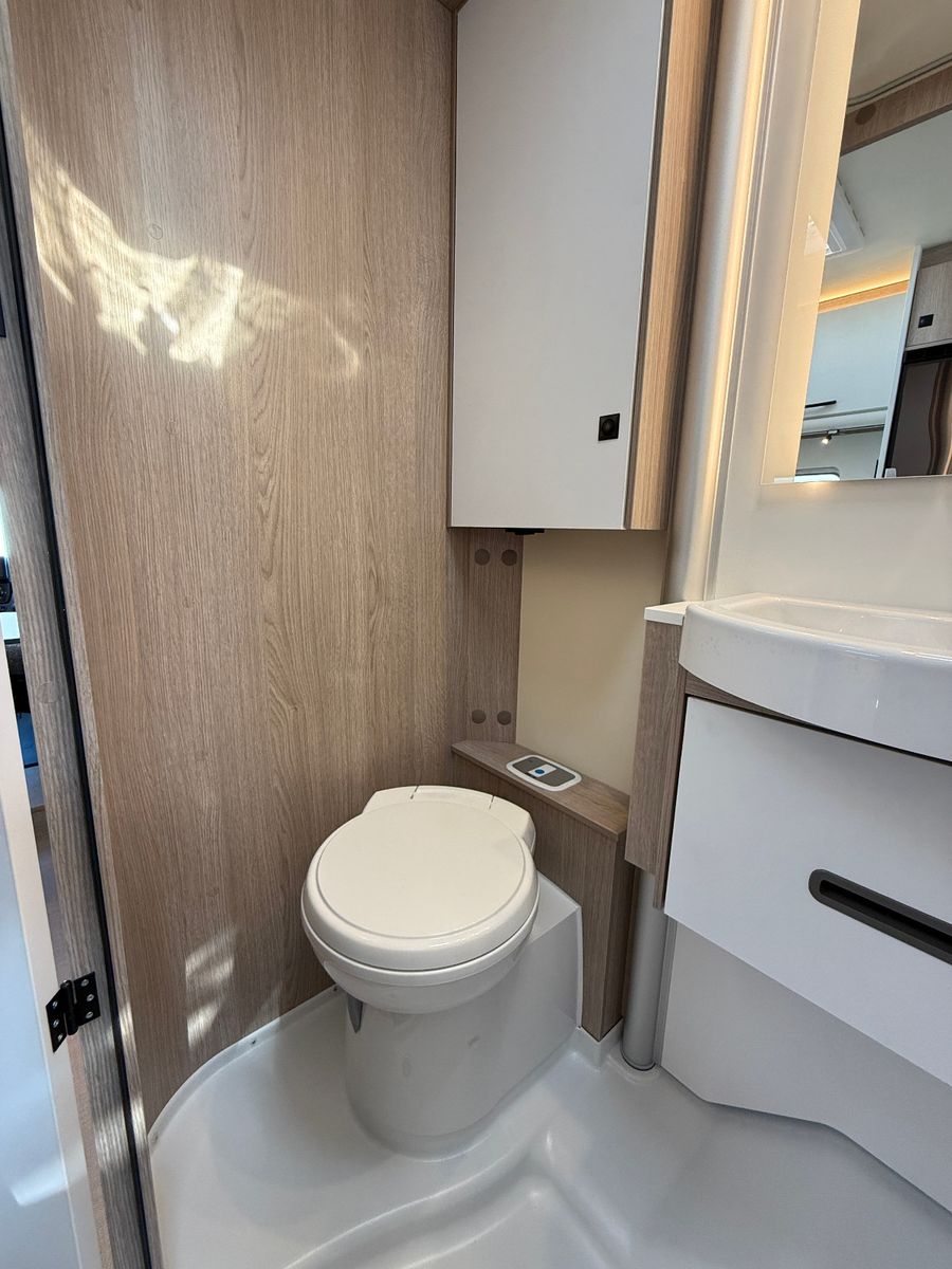Fahrzeugabbildung Bürstner Lyseo Time Skyline 726G - Sie sparen 11.989€