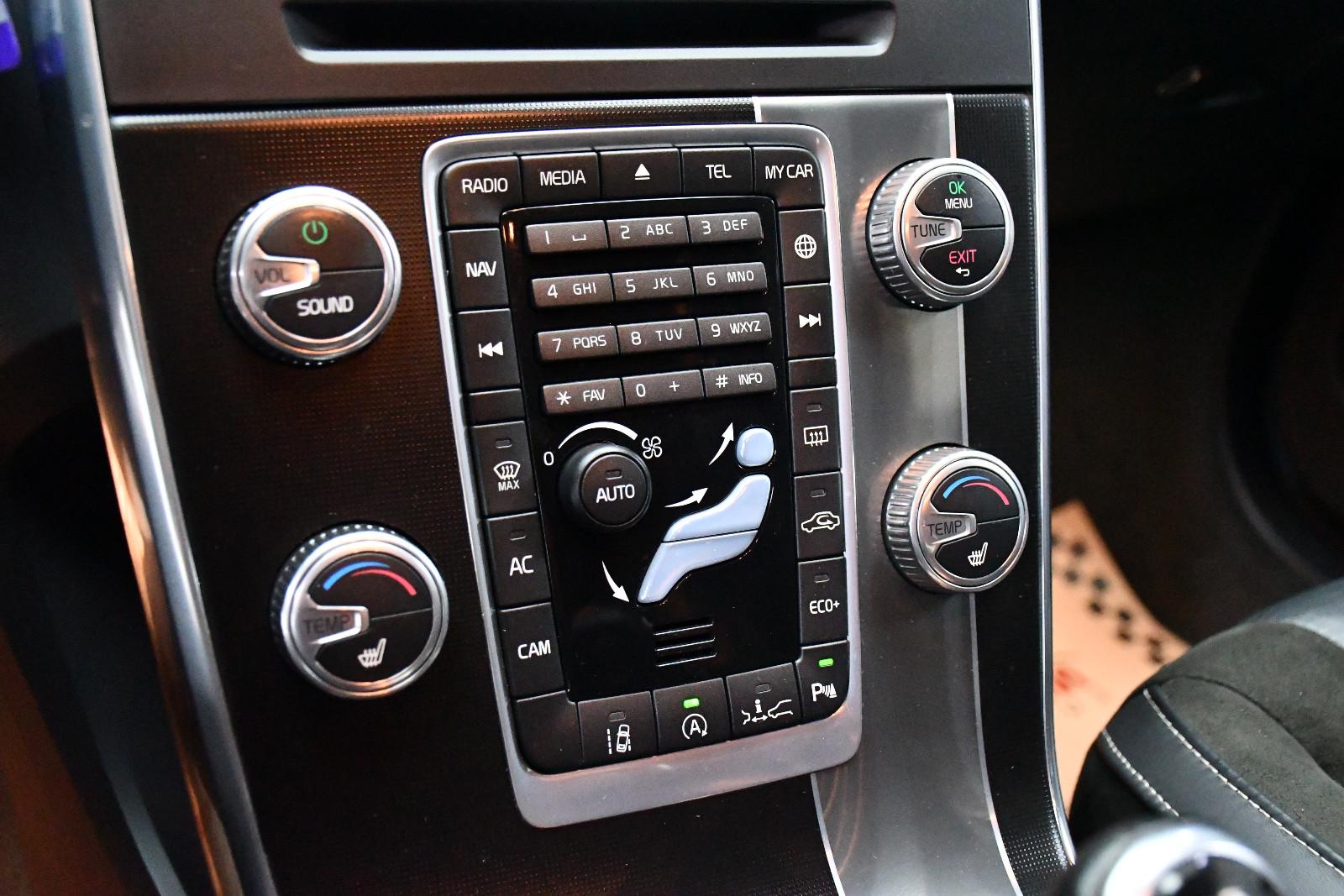 Volvo V60 D4 R-Design Aut. Kamera Leder Navi Ahk 82tkm