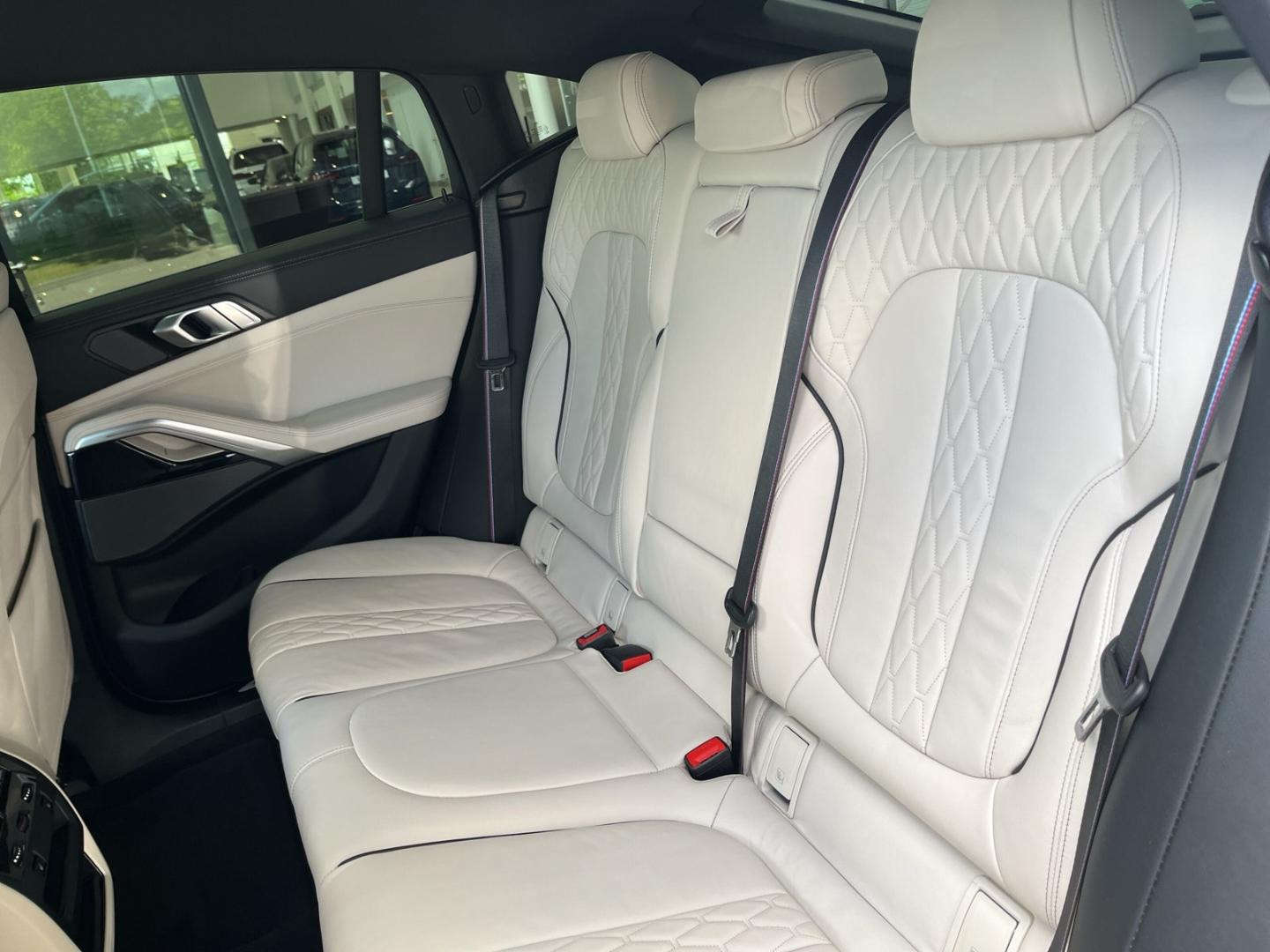BMW X6 M60 i xDrive/M Sport Pro/StandHZG/AHK/Leder