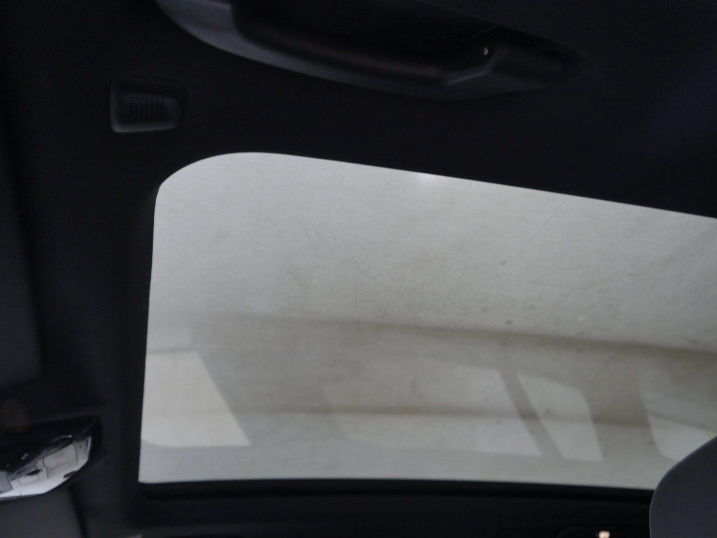 Fahrzeugeinzelansicht 12 Fahrzeugabbildung BMW 520i M Sportpaket, Panorama-Glasdach, Sitzbelüft